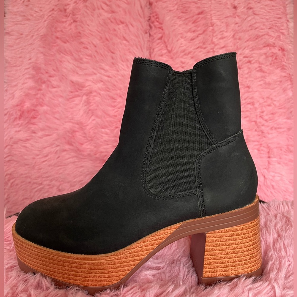 Never Worn Size 5 Black 70s Boots